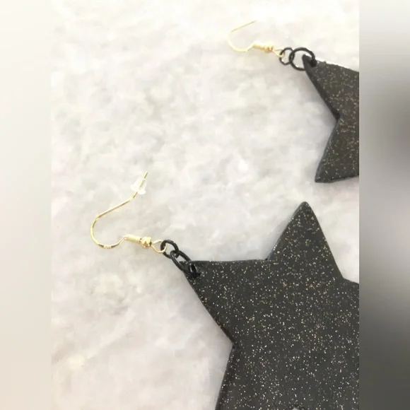 Large Black Stars with gold glitter accents handcrafted statement earrings ✨⭐️🖤 - Picture 9 of 13
